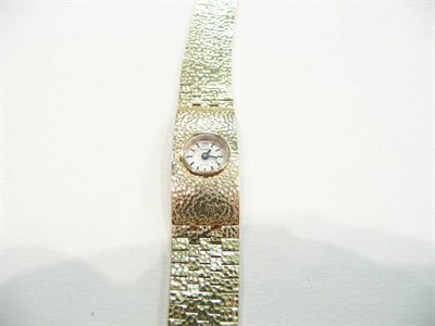 Lot 306 - Lady's 9ct gold cased wristwatch