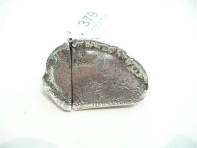 Lot 379 - A novelty silver vesta case modelled as a Brazil nut London 1896