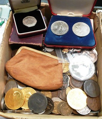 Lot 417 - Box of mixed coins