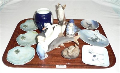 Lot 455 - Tray of Copenhagen figures and dishes (af)