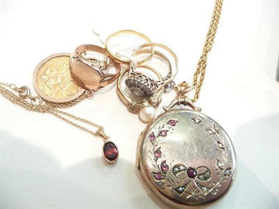 Lot 476 - Seed pearl locket, gold sovereign dated 1912, a pearl ring and dress rings, etc