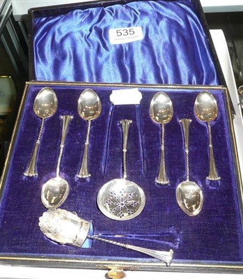 Lot 535 - Six teaspoons, a caddy spoon and a silver sifter (cased)