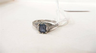 Lot 549 - Platinum and sapphire ring