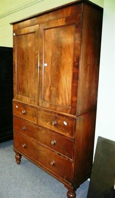 Lot 566 - 19th century mahogany linen press