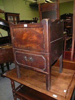 Lot 666 - 18th century mahogany tray-top commode