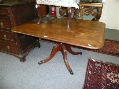 Lot 716 - Late George III breakfast table