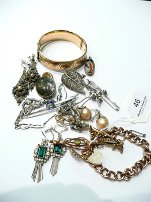 Lot 46 - 9ct gold bangle and bracelet and locket (41g), two 9ct gold bar brooches (6.4g) and a quantity...