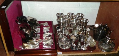 Lot 118 - Community plate canteen and a quantity of plated wares