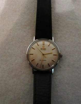 Lot 166 - A stainless steel wristwatch signed Omega Seamaster