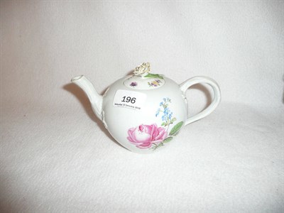 Lot 196 - 18th century German teapot