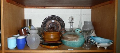 Lot 209 - A shelf of modern ceramics and glassware