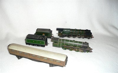 Lot 239 - Hornby Dublo 'Duchess of Montrose' loco and tender, Hornby Flying Scotsman loco and tender and...