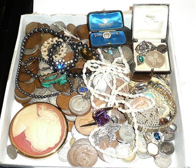 Lot 264 - Box of coins, costume jewellery, Victorian bar brooch, etc