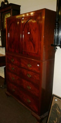 Lot 353 - 19th century mahogany linen press