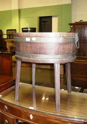 Lot 402 - 19th century mahogany coopered planter