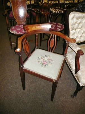 Lot 425 - Edwardian mahogany corner chair