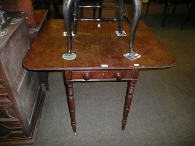 Lot 451 - Mahogany Pembroke table with single drawer