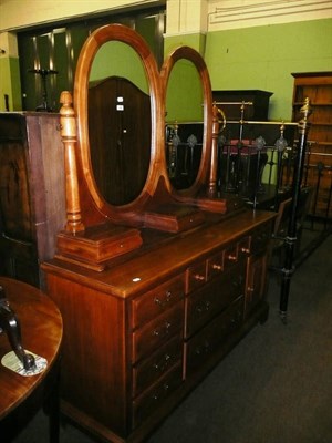 Lot 468 - Homespun maple dressing table