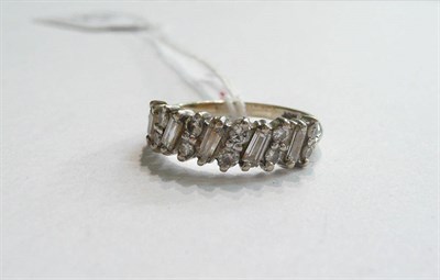 Lot 129 - An 18ct white gold diamond-set ring