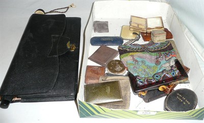 Lot 183 - Assorted bags, compacts and accessories including a black leather patent Brellabag with...