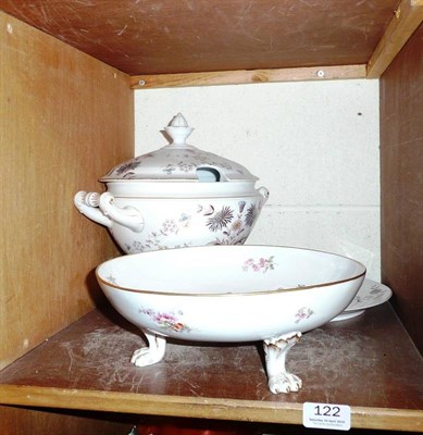 Lot 122 - Meissen bowl and a soup tureen on stand