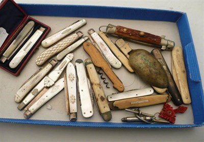 Lot 170 - A cased silver and mother of pearl fruit knife and fork, eight similar fruit knives, ten...