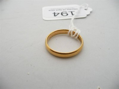 Lot 194 - A 22 carat gold band ring, 5.2grams approximately