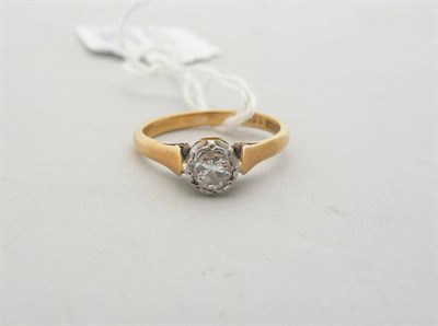 Lot 295 - A diamond solitaire ring