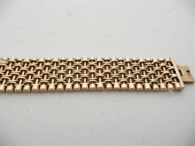 Lot 301 - A 9 carat gold fancy link bracelet