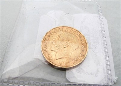 Lot 302 - A George V gold sovereign, 1913