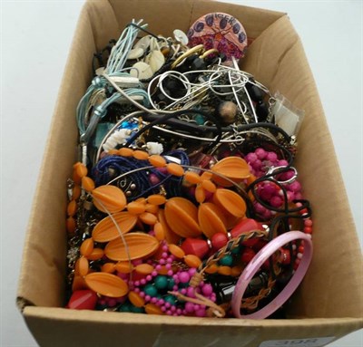 Lot 398 - A box of costume jewellery