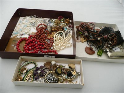 Lot 407 - Quantity of costume jewellery