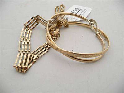 Lot 422 - Two 9 carat gold bangles, a 9 carat gold gate bracelet, and a 9 carat gold belcher necklet...