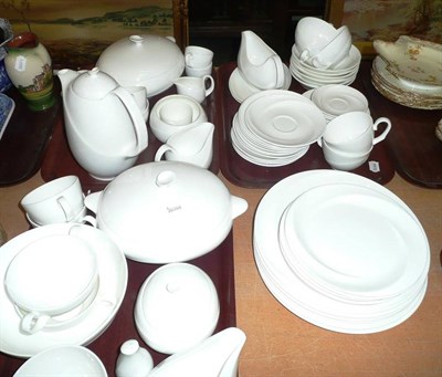 Lot 441 - Wedgwood dinner service White Solar