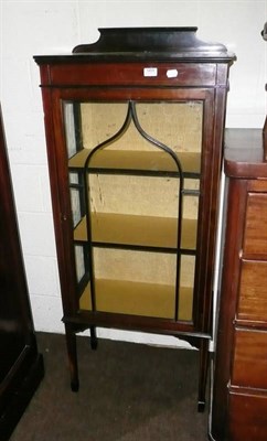 Lot 569 - Edwardian inlaid mahogany display cabinet