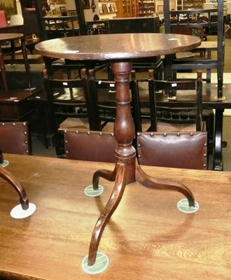 Lot 592 - A 19th century oak wine table