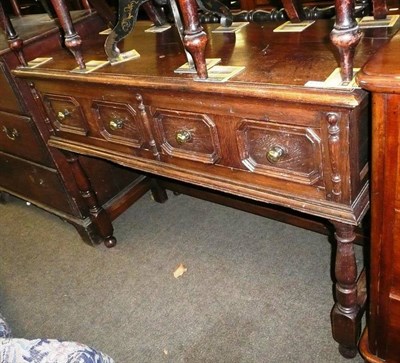 Lot 611 - Small oak dresser base