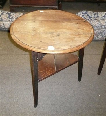 Lot 621 - Oak cricket table