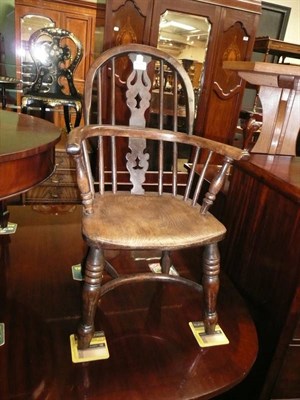 Lot 674 - A 19th century ash and elm Windsor chair for a child