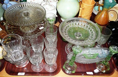 Lot 35 - Two trays of assorted glass including comports and engraved glasses 'White Lion, Quarry Hill'