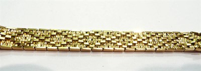 Lot 193 - An 18ct gold bracelet