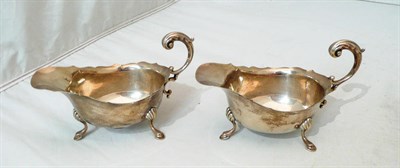 Lot 275 - A pair of 1913 silver sauceboats
