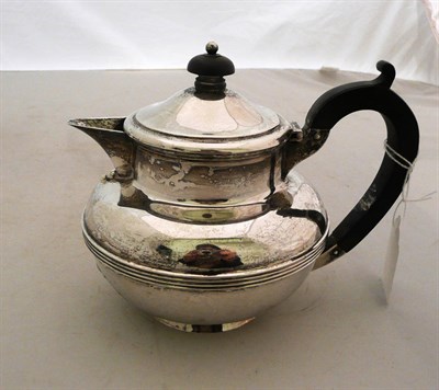 Lot 391 - A silver teapot bearing the Malcolm Arms