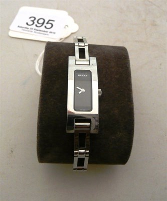 Lot 395 - A Gucci lady's wristwatch