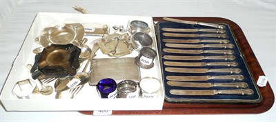 Lot 408 - A cased set of silver handled tea knives and a quantity of assorted small silver including...