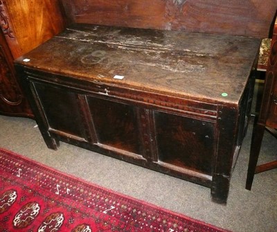 Lot 535 - 18th century oak coffer