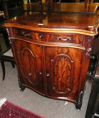 Lot 536 - Mahogany bow-fronted cupboard