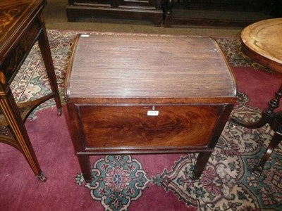 Lot 551 - A 19th century mahogany cellarette