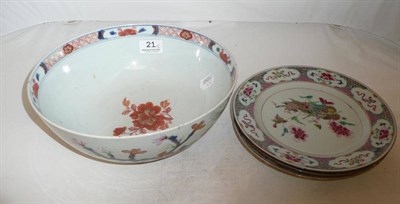 Lot 21 - An 18th century Chinese famille rose bowl (af) and four assorted plates
