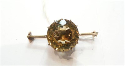 Lot 61 - Gold and citrine brooch